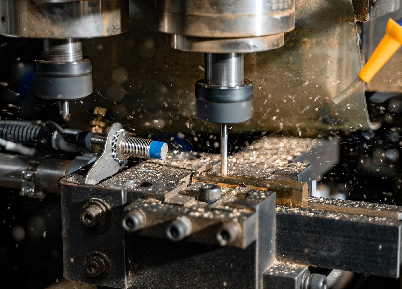 Smartphone-industry-grade plastic injection molding